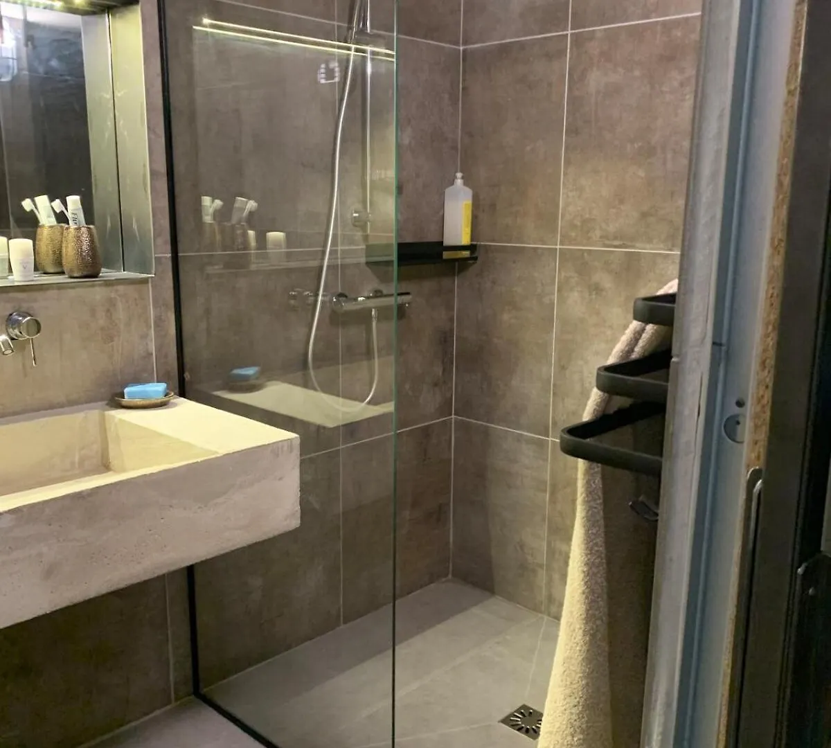 Loft Sur 2 Etages Dans Maison Individuelle Millau